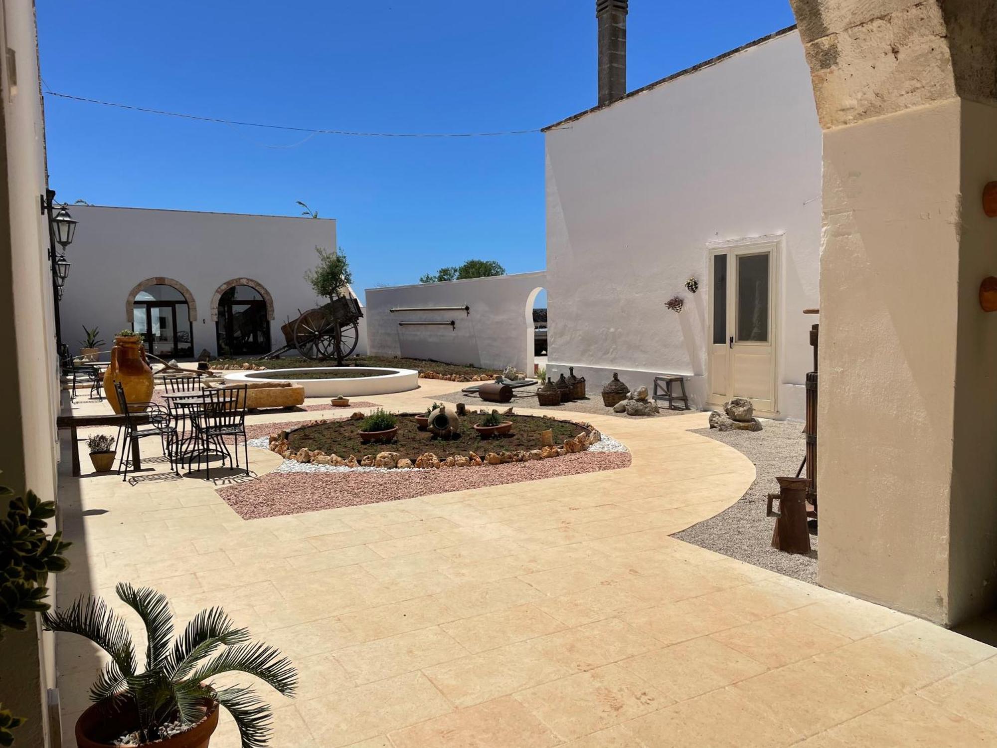 Masseria Vico Hotel Villaggio Resta Exterior photo